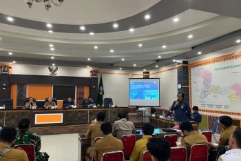Kolaborasi Strategis Hadirkan Terang di Kapuas Hulu