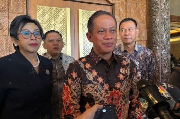 Minister urges waste action after microplastic found in Jakarta rain