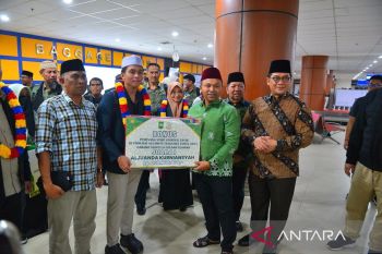 Tiba di Pekanbaru, Kafilah Riau Disambut Hangat Gubernur Abdul Wahid