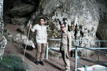 Minister calls for preservation of prehistoric Harimau Cave in Sumatra