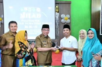 Wawako Maigus Nasir berikan orasi ilmiah seminar peringatan Milad ke-5 Polita Sumbar