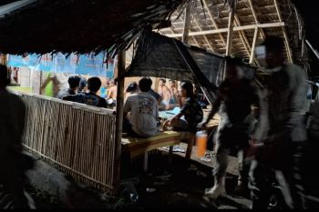 Satpol PP Lombok Timur Razia Kafe Tuak di Kawasan Pantai Labuhan Haji