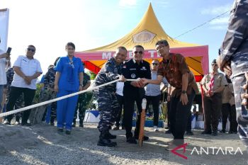 Lanal-Palu gandeng CPM berikan bantuan rumah rumpon ke nelayan