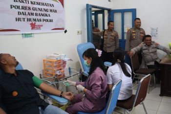 Donor darah warnai HUT ke-74 Humas Polri di Gumas