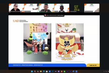 150 peserta dari berbagai Indonesia ikuti webinar inovasi pembelajaran AI