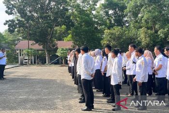 Wagub Sultra sidak pelayanan Dinsos dan ingatkan ASN agar tidak titip absen