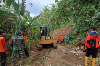 BPBD Purbalingga tangani longsor di tiga kecamatan akibat hujan deras