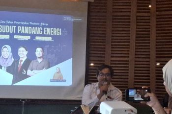 Pakar Energi Lampung sebut kurangi konsumsi BBM dengan transportasi massal