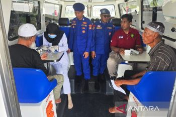 Polairud Banjarmasin beri layanan kesehatan gratis di pesisir sungai