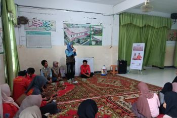 Unmuh Pontianak dan Forum TBM Kalbar meningkatkan literasi di Panti Asuhan