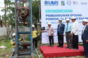 Pondok Hajjah Nuriyah Shabran lakukan peletakan batu pertama gedung baru di momen Milad ke-67 UMS