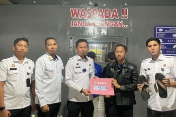 Lapas Indramayu ungkap penyelundupan sabu-sabu disimpan dalam sandal