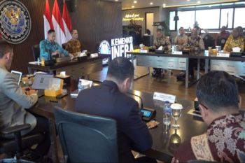 Gubernur Papua Fakhiri tekankan pemerataan pembangunan hingga ke pedalaman