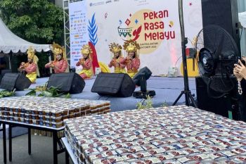 Masak 1.118 porsi ikan asam pedas Melayu, BI Kepri pecahkan Rekor MURI