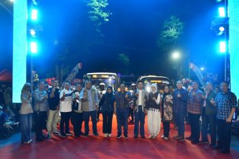 Pemkot Jambi luncurkan angkutan kota dan bus listrik ramah lingkungan