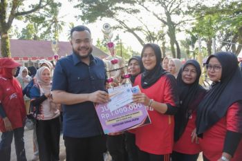 Wako Fadly Amran tutup Turnamen Bola Voli SMPN 28 Padang Cup IX