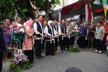 Khofifah resmikan jalan Miru-Jugo, dorong percepatan ekonomi Lamongan