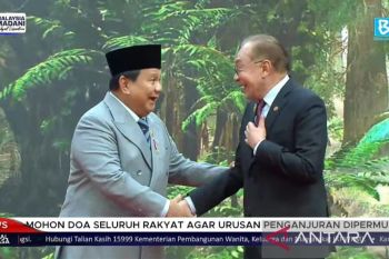 Prabowo warmly welcomed by Anwar Ibrahim at ASEAN Summit Opening in KL