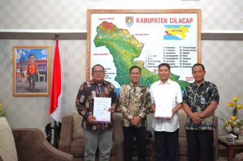 Bank Jateng salurkan bantuan budidaya maggot di Cilacap