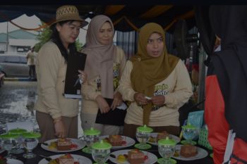 Kelezatan Kue dan Minuman di Festival Cokelat Bulungan