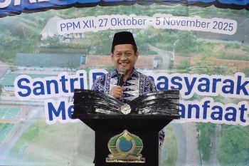 Ratusan santri di Serang gelar pengabdian masyarakat di tiga kecamatan