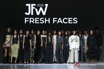 Komunitas Robotik hadir di JFW 2026 dan berkolaborasi dengan artistik jenama ternama