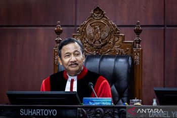 MK tolak uji materi usulan batas usia pemuda 40 tahun