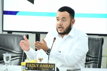 Wako Fadly Amran pimpin rapat pelaksanaan kerapian, kebersihan, dan ketertiban umum di Padang