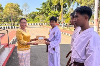 Pemkab Mabar berikan penghargaan kepada atlet-pelatih berprestasi