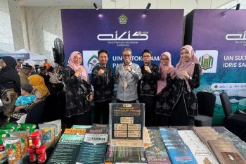 UIN-Datokarama Palu mempromosikan karya ilmiah dan produk unggulan daerah di AICIS+