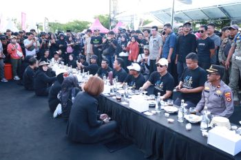 Rekor MURI peserta minum kopi terbanyak dengan gula aren di Bulukumba