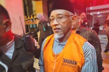 Eks Bupati Sleman Sri Purnomo ditahan Kejari terkait dugaan korupsi dana hibah pariwisata