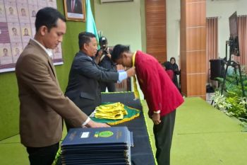 Yudisium PTI FBIT UMPR usung tema "One Piece"