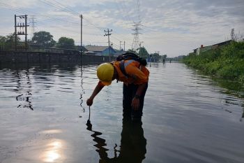 Perjalanan dua KA di Jember masih terganggu akibat banjir Semarang