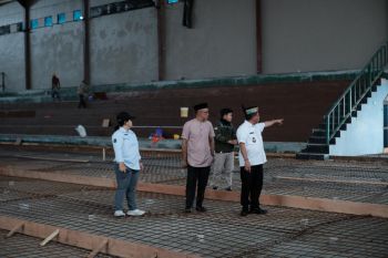 Bupati Kapuas tinjau progres rehabilitasi GOR Panunjung Tarung