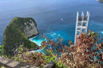 Bali halts Kelingking Beach glass elevator project amid concerns