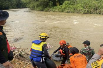 Tim SAR evakuasi jasad pemuda dilaporkan hilang di Mamasa Sulbar