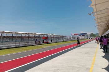 Pembalap Mandalika Racing dirawat di rumah sakit karena kecelakaan