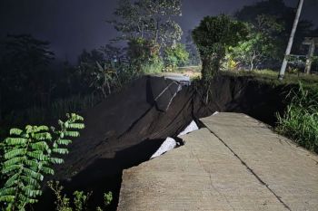Tulungagung mitigasi dampak longsor putus jalan Nyawangan--Picisan