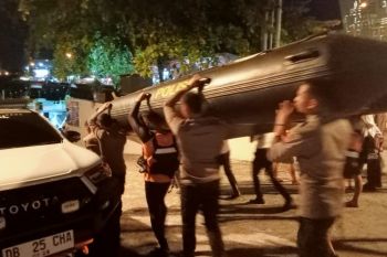 Basarnas cari dua orang tenggelam saat main jet ski di Teluk Manado