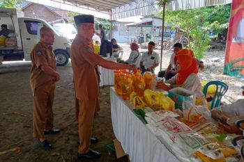 Pendistribusian beras CPP di Mataram tunggu stok minyak goreng