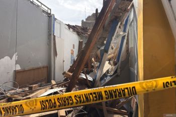 Ruang kelas SMP 1 Pasundan Bandung ambruk, enam siswa terluka