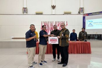 Dukung Raimuna Daerah VII Kwarda Sumbar 2025, PT Semen Padang Serahkan 100 Zak Semen ke Kwarcab Pramuka Padang
