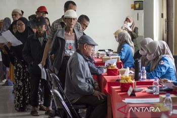 Bakti sosial HUT Ke-80 Komlekad