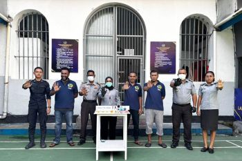 Lapas Banda Neira lakukan razia narkoba dan tes urine para petugas dan WBP