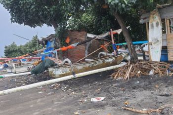 Sekitar 500 KK di Mataram terdampak abrasi pantai