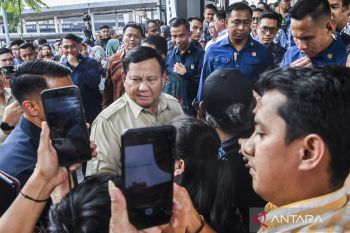 Dorong ekonomi rakyat, Prabowo cek gerbong khusus petani-pedagang di Manggarai