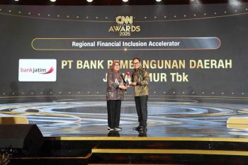 Dukung literasi dan inklusi keuangan, Bank Jatim raih penghargaan
