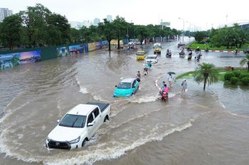 50 lebih penerbangan di Vietnam terganggu akibat Topan Kalmaegi