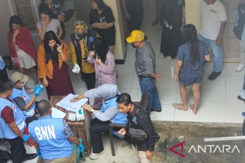 Polda-BNNP Sultra gelar tes urin di area rawan peredaran narkoba Kendari